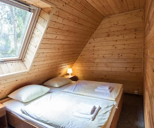 Angela I 波别罗沃